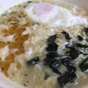 アレンジ♪ごま油が香る♪ワカメとネギの塩ラーメン